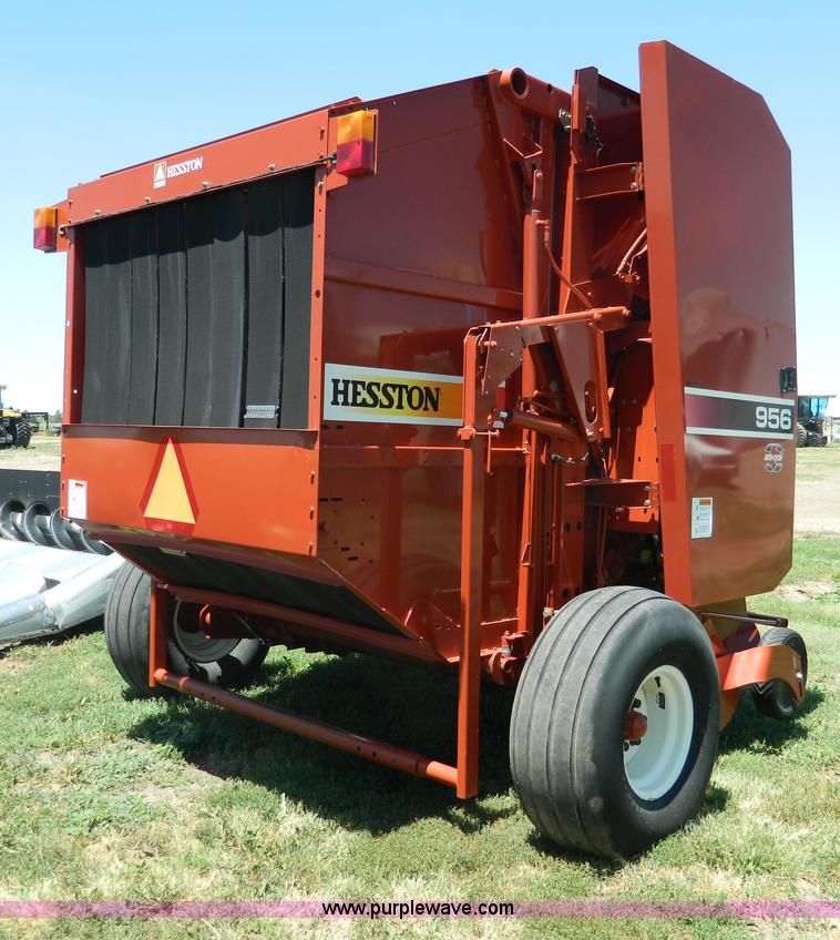 image for item G7959 2004 Hesston 956A round baler