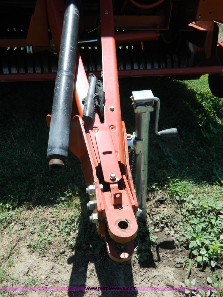 image for item G7959 2004 Hesston 956A round baler