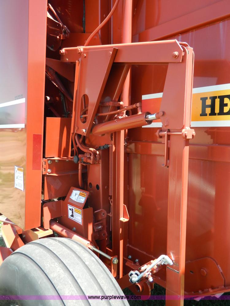 image for item G7959 2004 Hesston 956A round baler