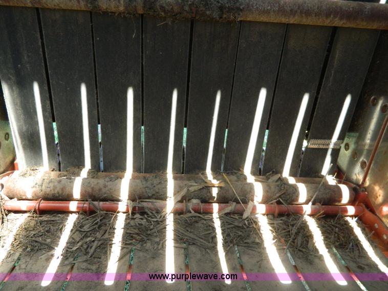 image for item G7959 2004 Hesston 956A round baler