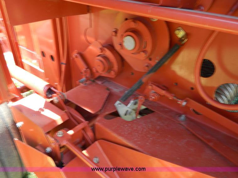 image for item G7959 2004 Hesston 956A round baler