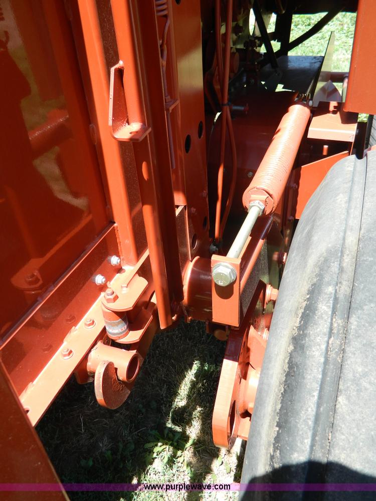 image for item G7959 2004 Hesston 956A round baler