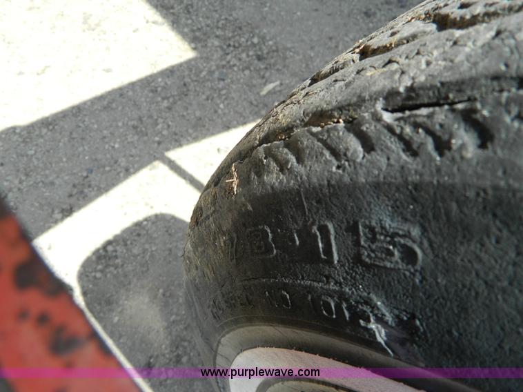 image for item G7960 Hesston 6600 swather