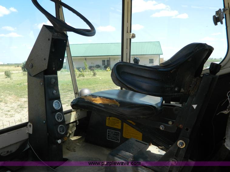 image for item G7960 Hesston 6600 swather