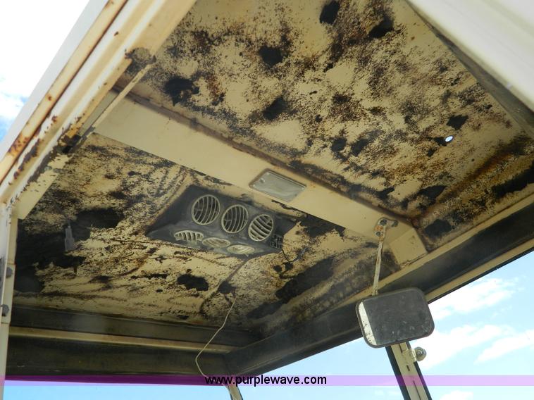 image for item G7960 Hesston 6600 swather