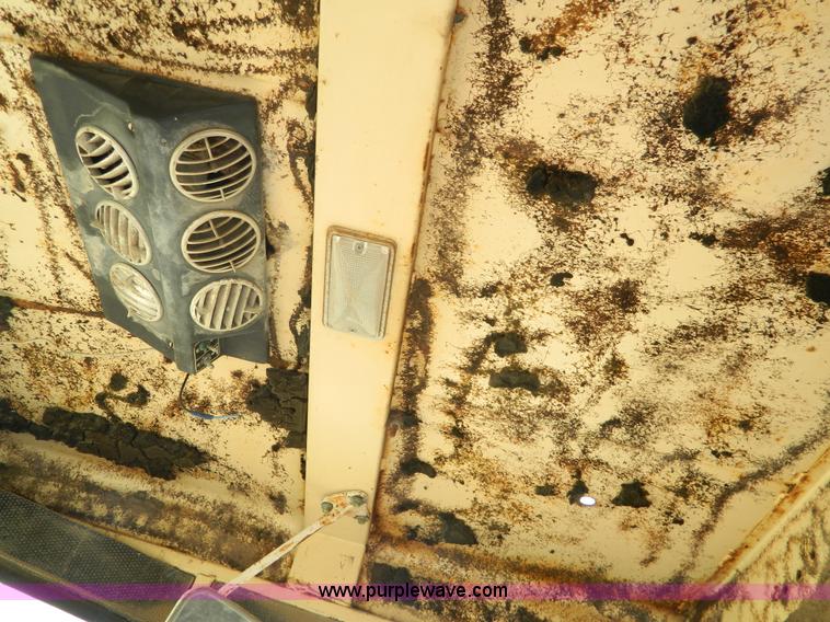 image for item G7960 Hesston 6600 swather