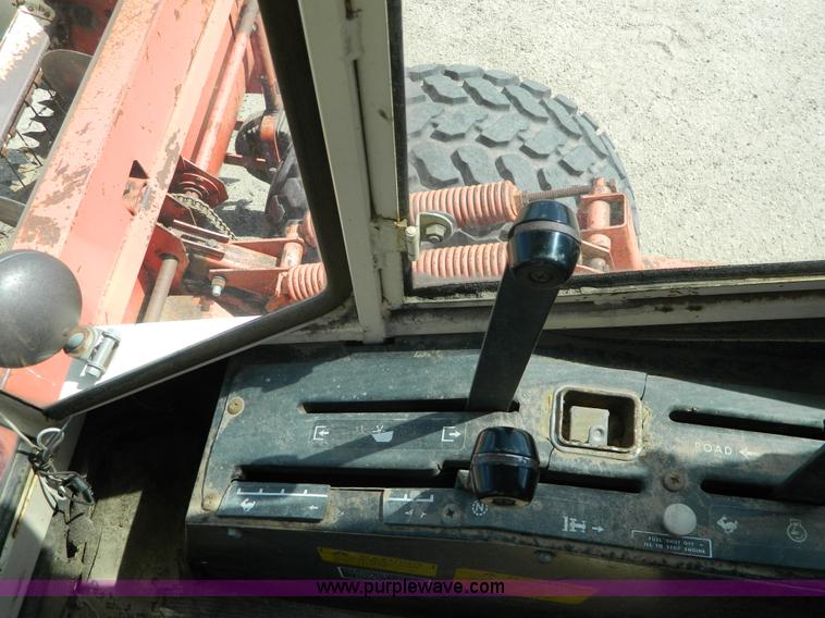 image for item G7960 Hesston 6600 swather