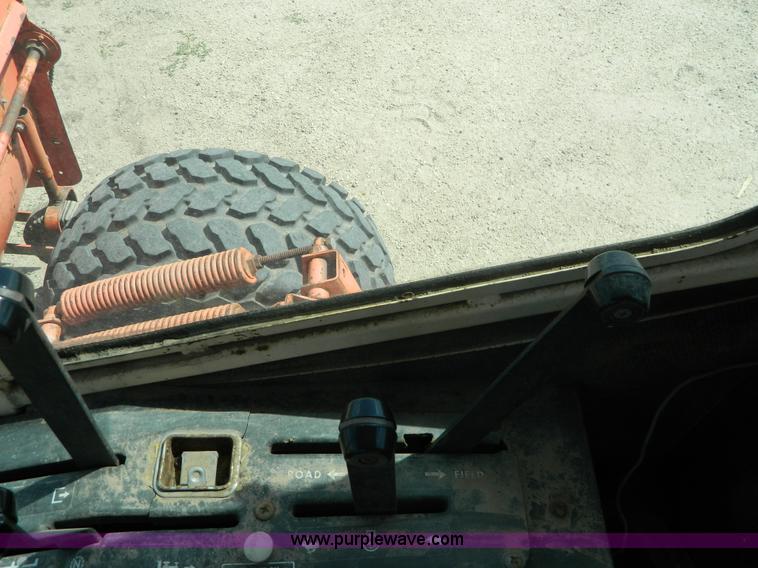 image for item G7960 Hesston 6600 swather