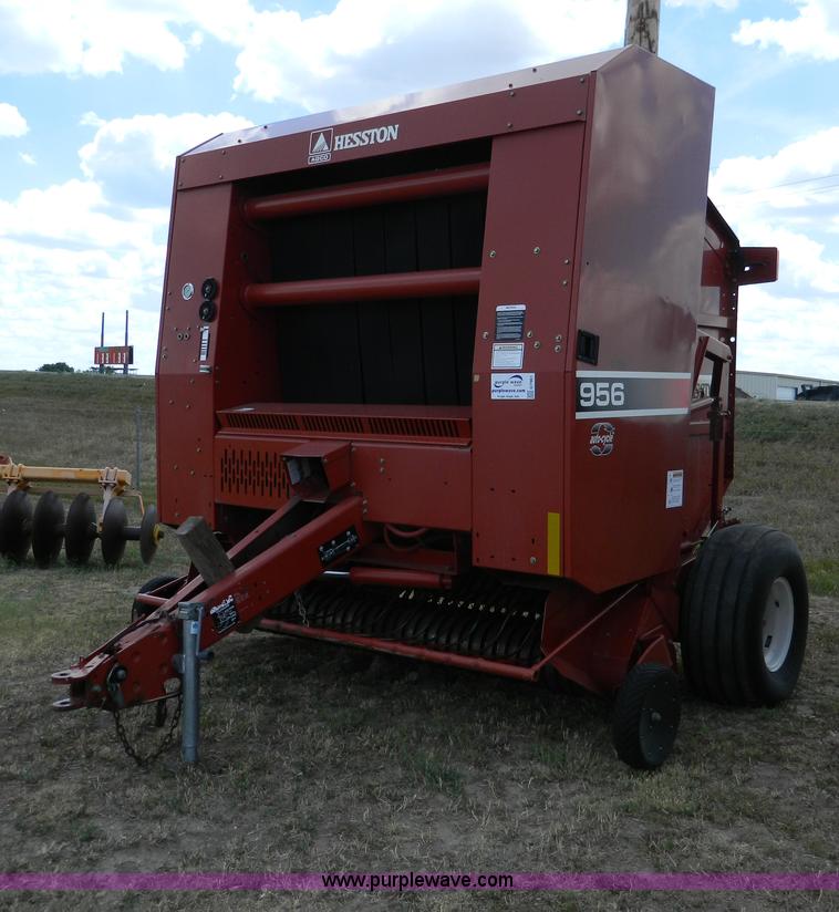 image for item G7961 2003 Hesston 956A round baler