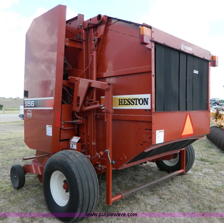 image for item G7961 2003 Hesston 956A round baler