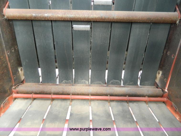 image for item G7961 2003 Hesston 956A round baler