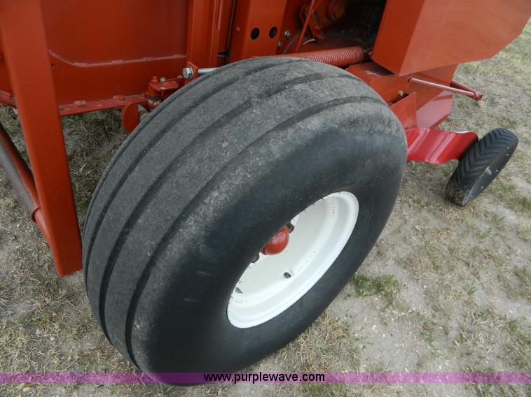 image for item G7961 2003 Hesston 956A round baler