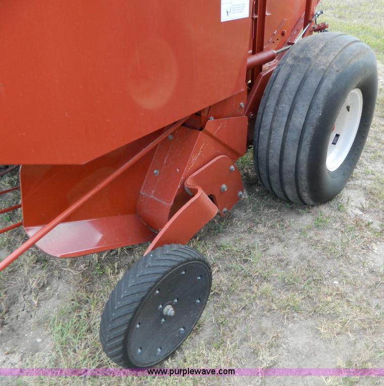 image for item G7961 2003 Hesston 956A round baler