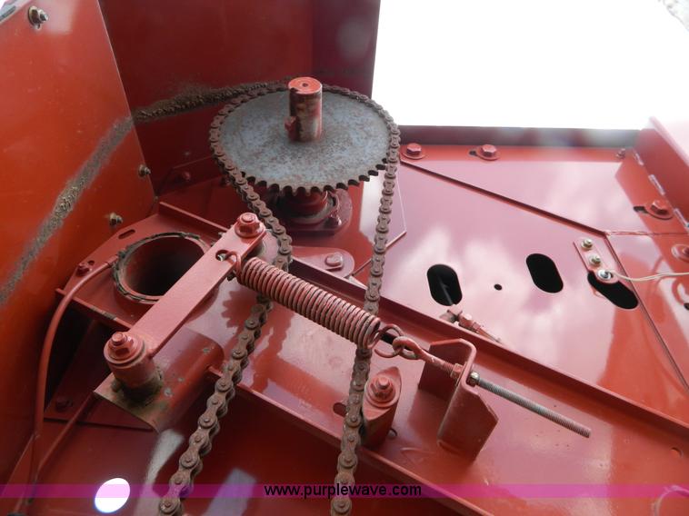 image for item G7961 2003 Hesston 956A round baler