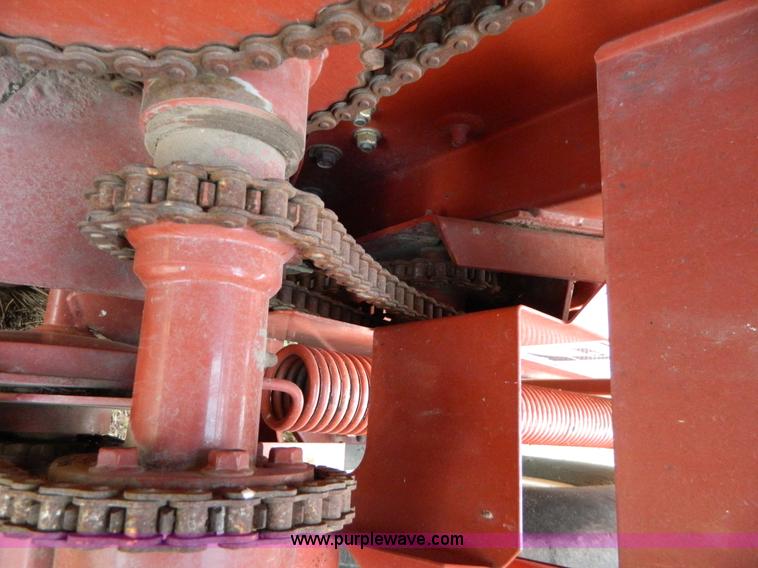 image for item G7961 2003 Hesston 956A round baler