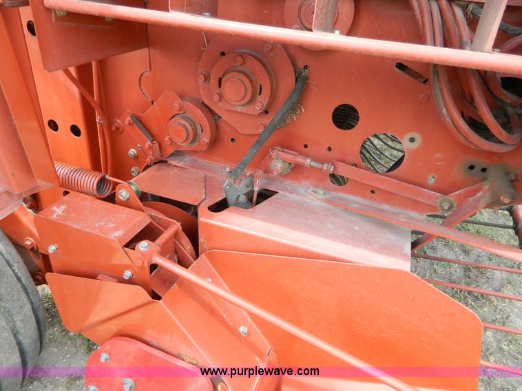 image for item G7961 2003 Hesston 956A round baler