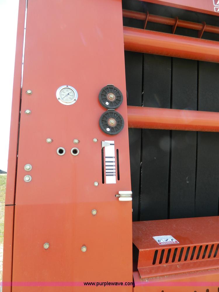 image for item G7961 2003 Hesston 956A round baler