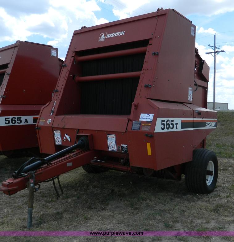 image for item G7962 1992 Hesston 565T round baler