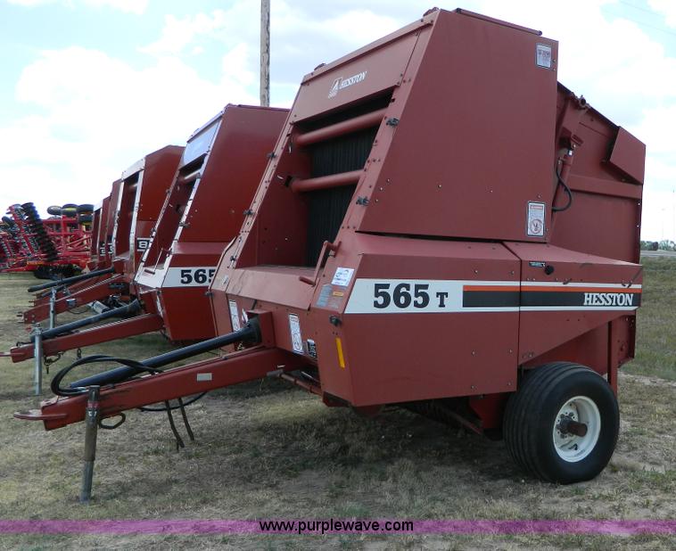 image for item G7962 1992 Hesston 565T round baler