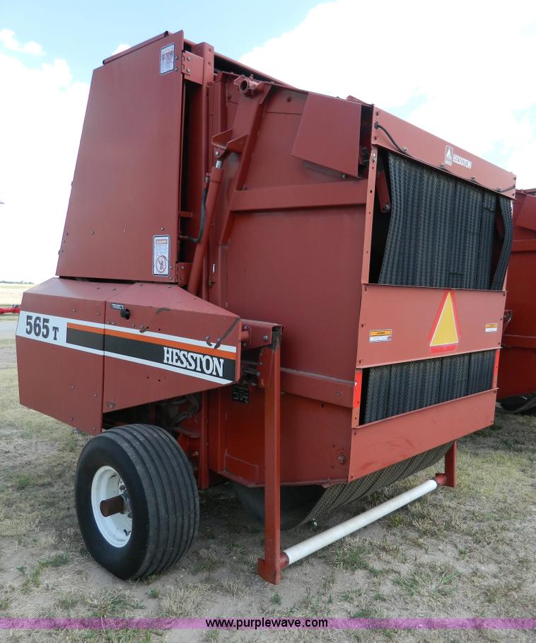 image for item G7962 1992 Hesston 565T round baler