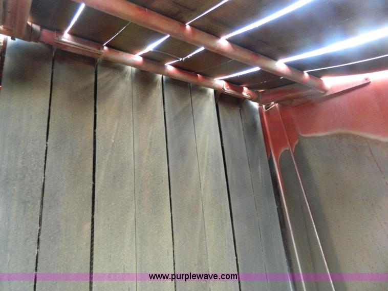 image for item G7962 1992 Hesston 565T round baler