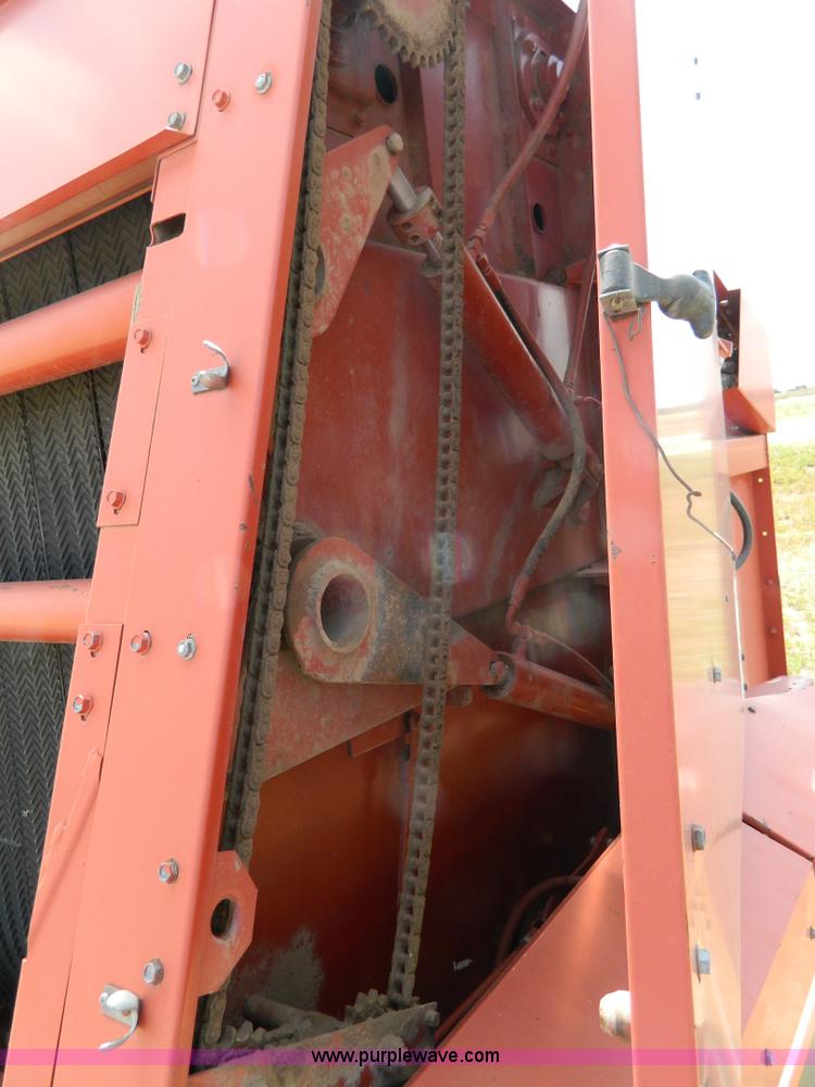 image for item G7962 1992 Hesston 565T round baler