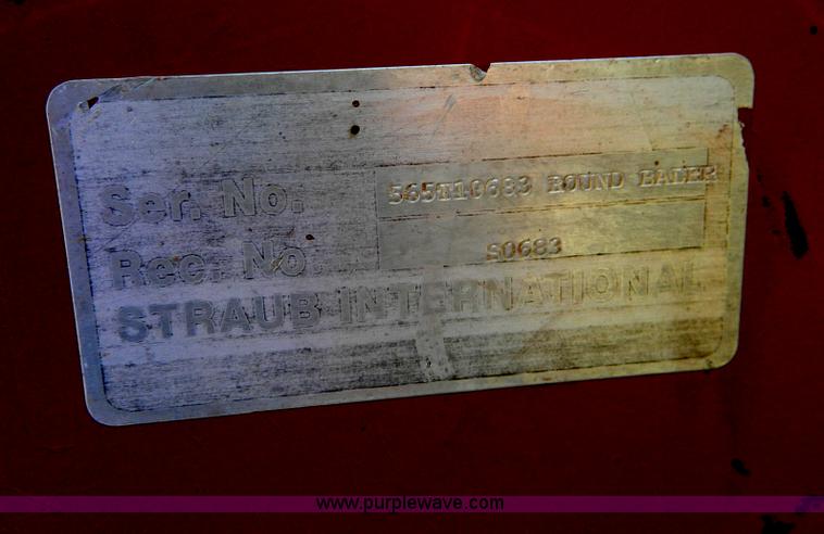 image for item G7962 1992 Hesston 565T round baler