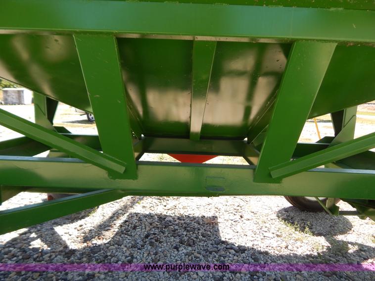 image for item G8308 J&M 350-20 gravity wagon