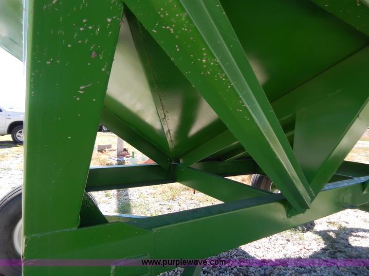 image for item G8308 J&M 350-20 gravity wagon