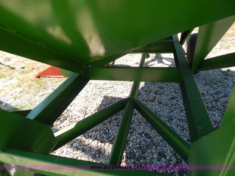 image for item G8308 J&M 350-20 gravity wagon