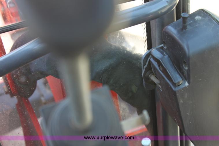 image for item H7374 Kubota M8200 MFWD Utility Special tractor