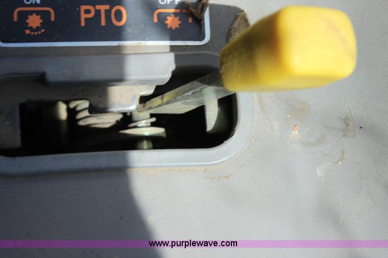 image for item H7374 Kubota M8200 MFWD Utility Special tractor