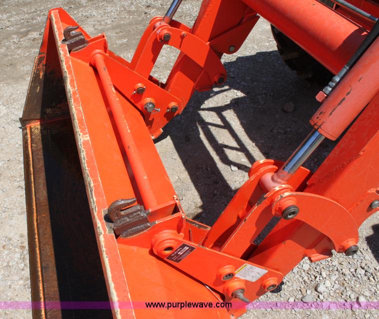 image for item H7374 Kubota M8200 MFWD Utility Special tractor