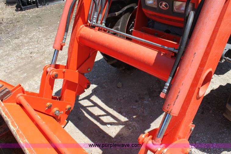 image for item H7374 Kubota M8200 MFWD Utility Special tractor