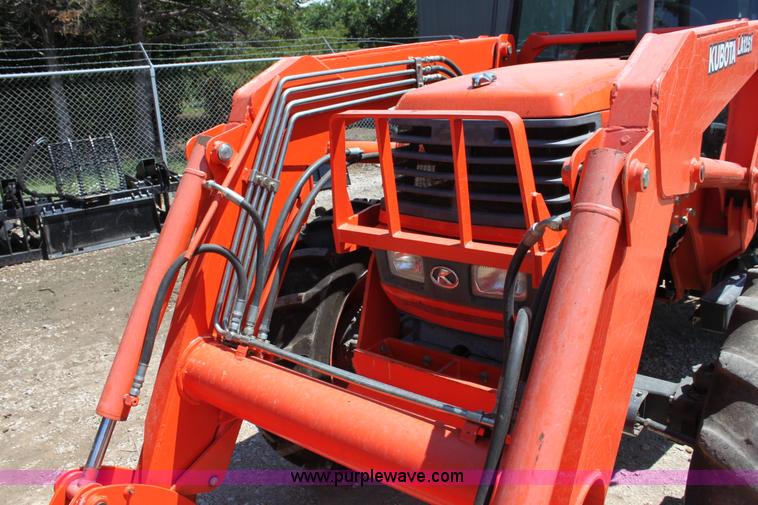 image for item H7374 Kubota M8200 MFWD Utility Special tractor