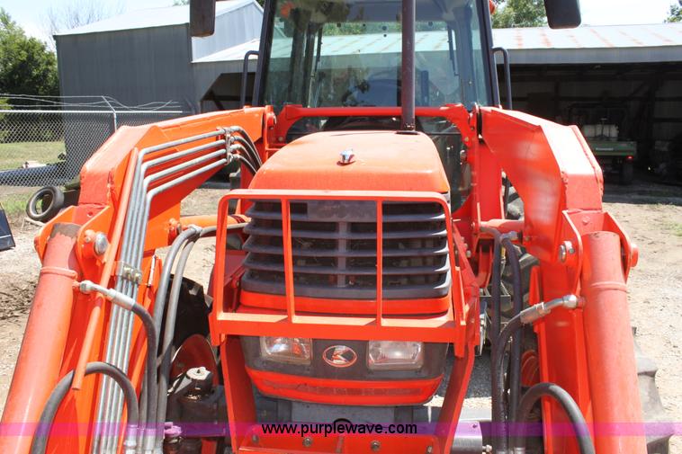 image for item H7374 Kubota M8200 MFWD Utility Special tractor