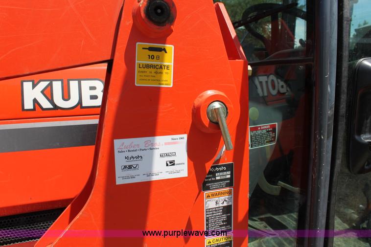 image for item H7374 Kubota M8200 MFWD Utility Special tractor