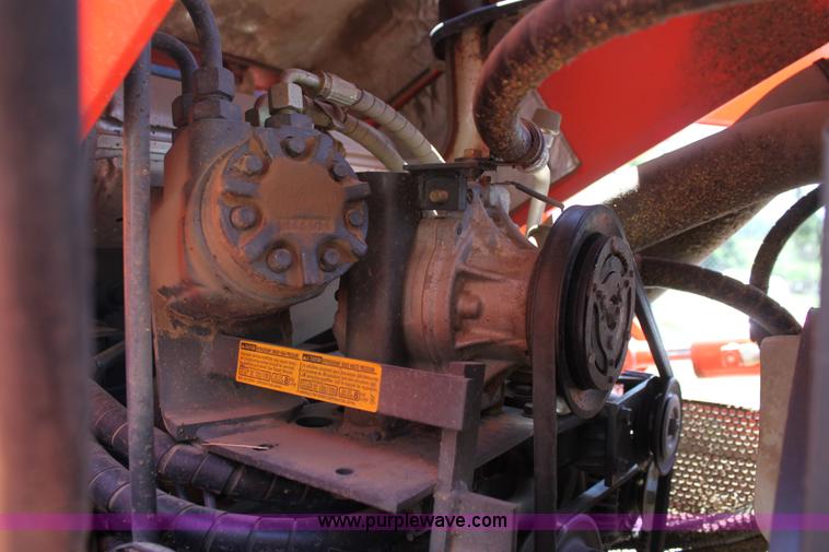 image for item H7374 Kubota M8200 MFWD Utility Special tractor