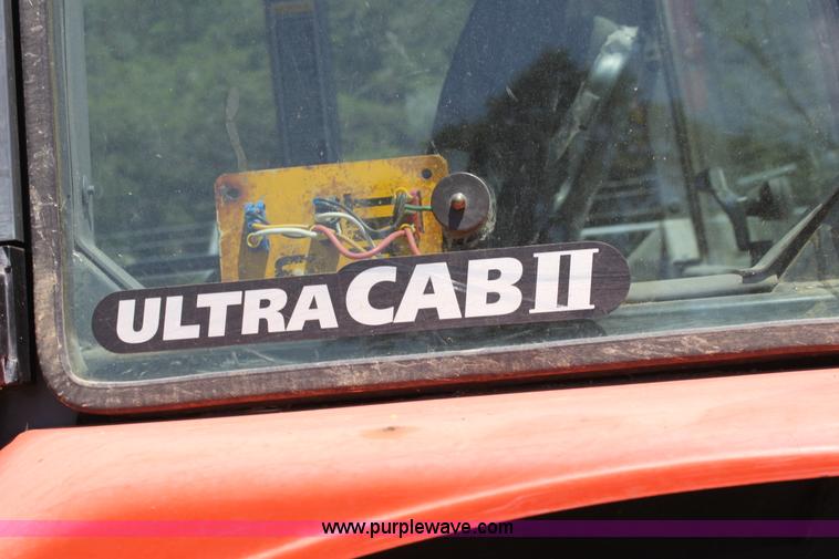 image for item H7374 Kubota M8200 MFWD Utility Special tractor