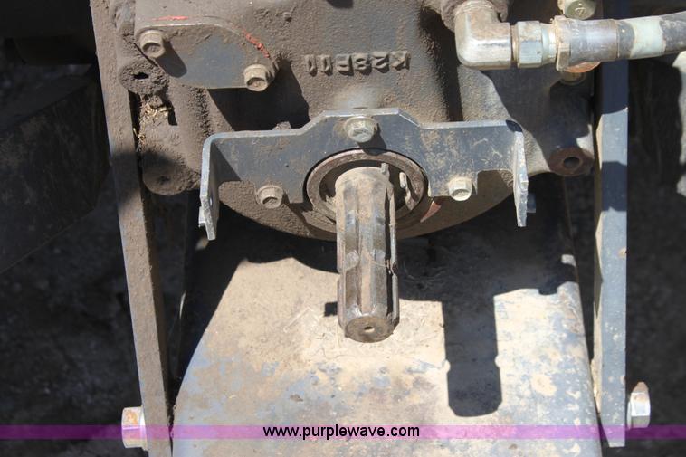 image for item H7374 Kubota M8200 MFWD Utility Special tractor