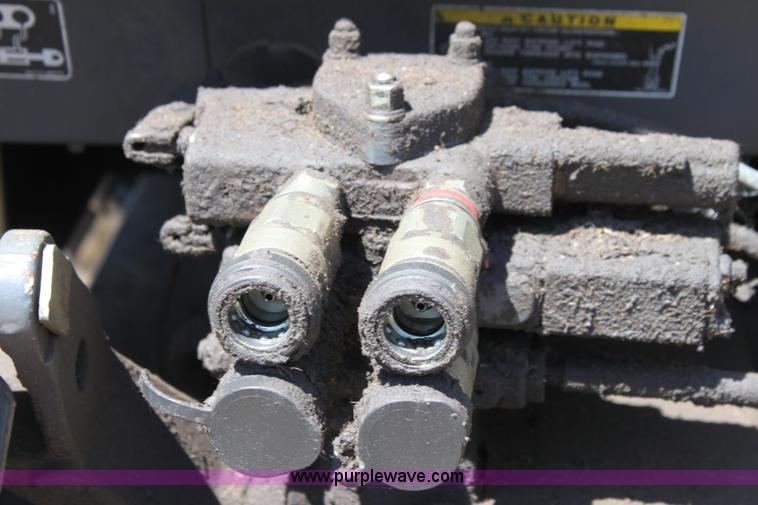 image for item H7374 Kubota M8200 MFWD Utility Special tractor