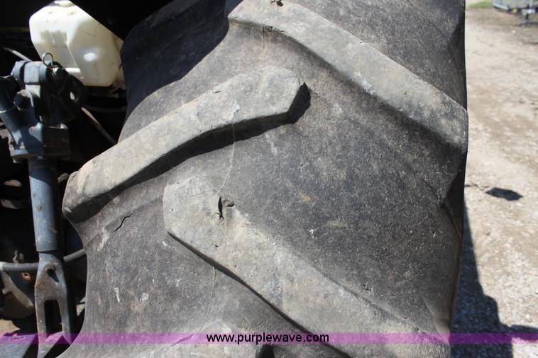 image for item H7374 Kubota M8200 MFWD Utility Special tractor