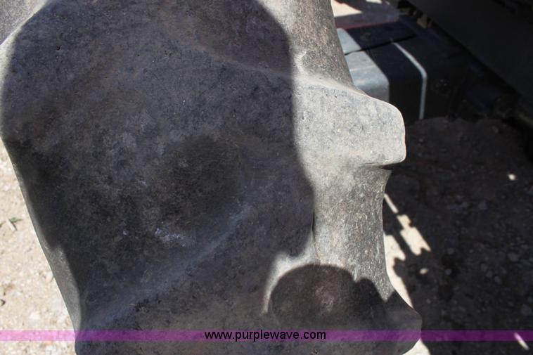 image for item H7374 Kubota M8200 MFWD Utility Special tractor