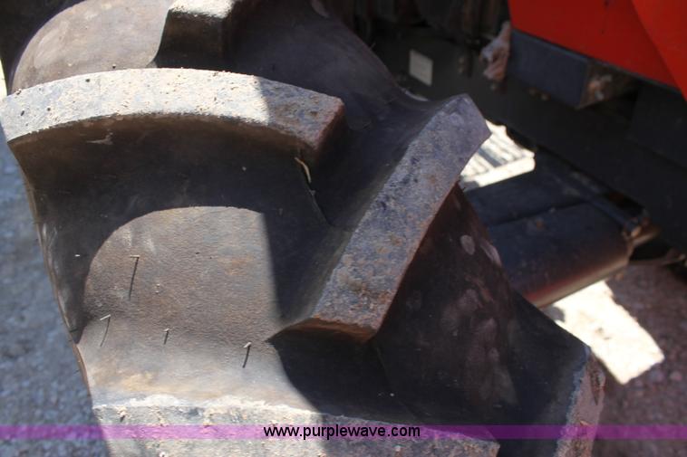 image for item H7374 Kubota M8200 MFWD Utility Special tractor