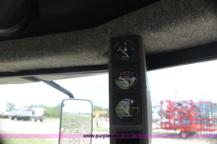 image for item H7378 2000 Mac Don 9350 Turbo swather