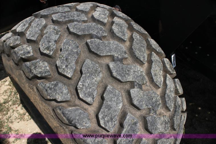 image for item H7378 2000 Mac Don 9350 Turbo swather