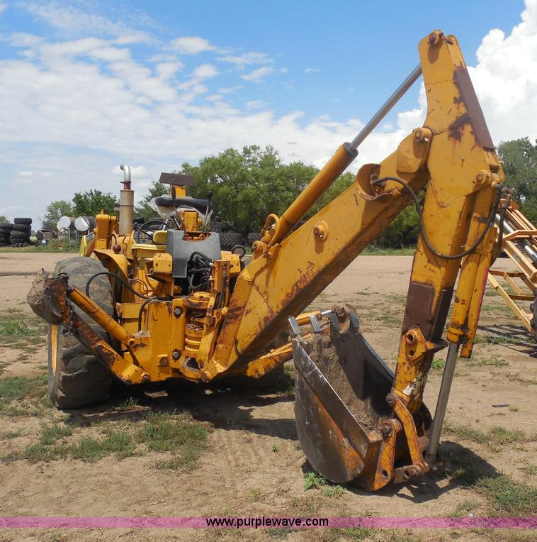 image for item H9883 John Deere 720 tractor