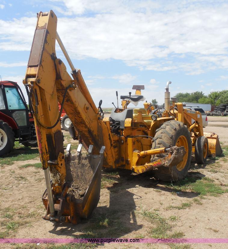 image for item H9883 John Deere 720 tractor