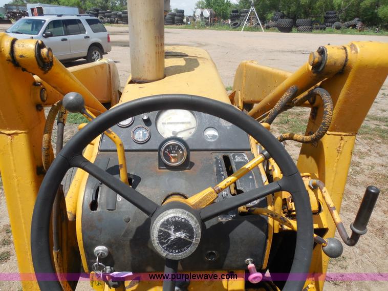 image for item H9883 John Deere 720 tractor