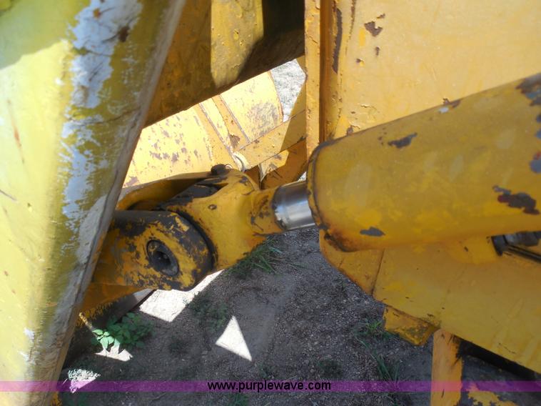 image for item H9883 John Deere 720 tractor